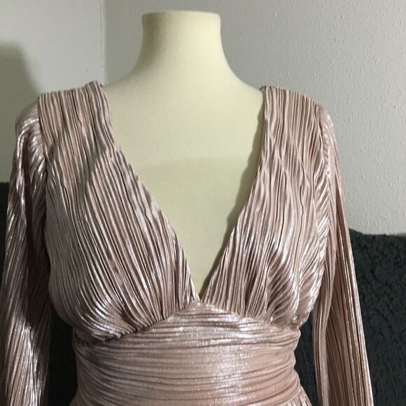 Lulu’s Plisse and Thank You Blush Backless Romper Size Small - Picture 8 of 15